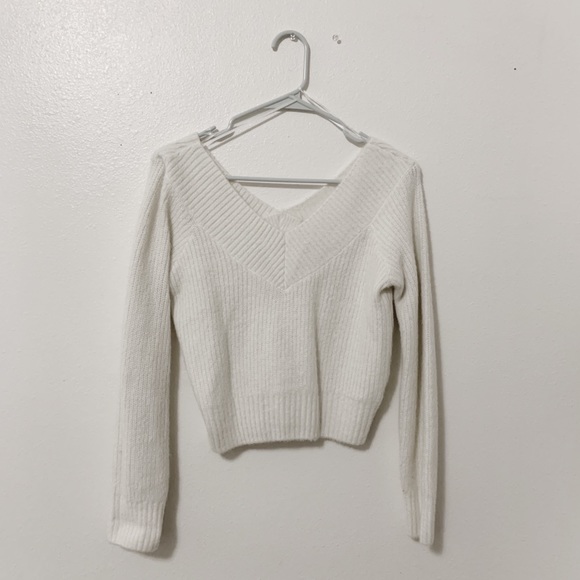 Cropped v neck sweater - Picture 2 of 3